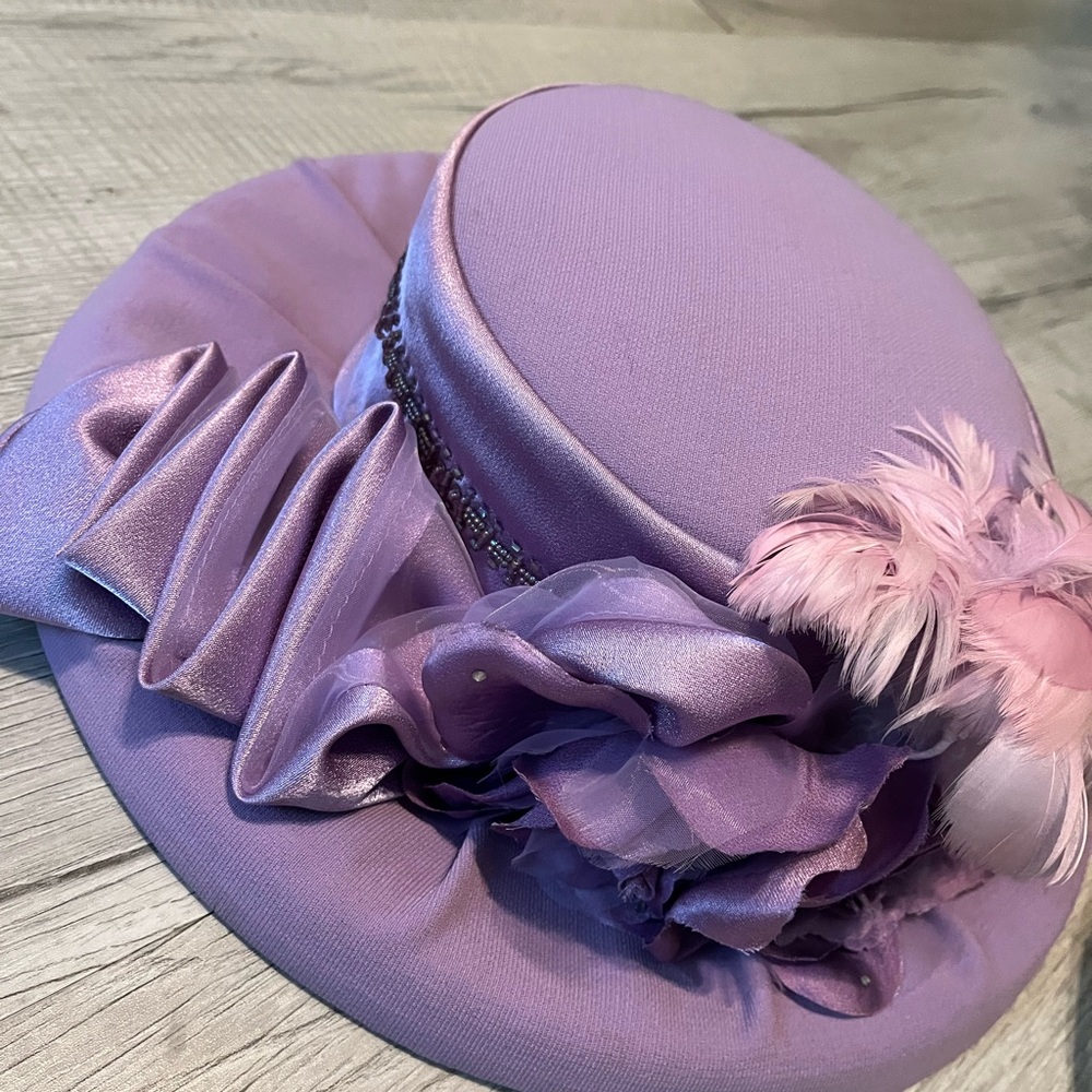 Vintage Milano Lavender Hat with Pink Feather Accent